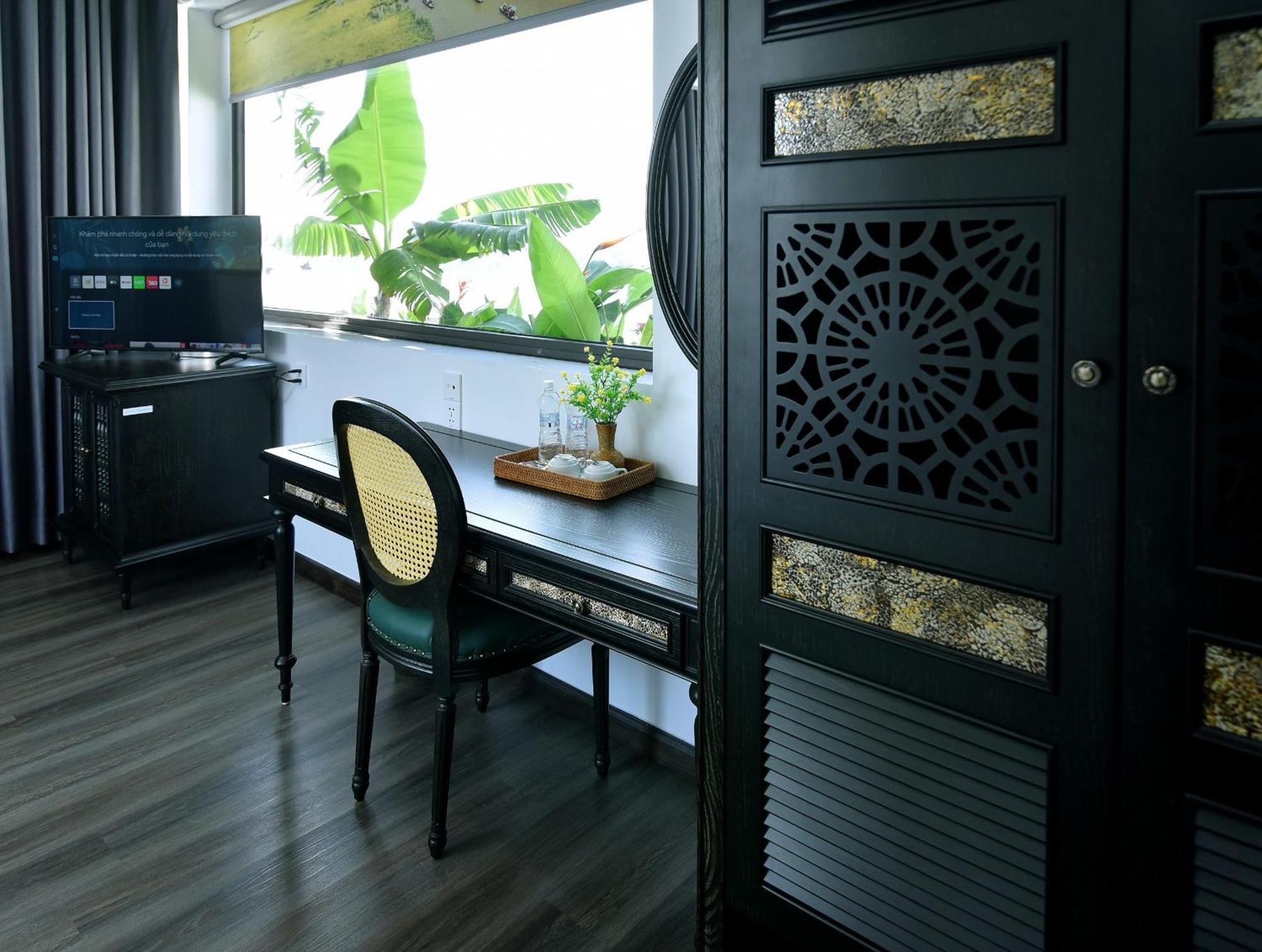 Lotus Hotel Ниньбинь Экстерьер фото